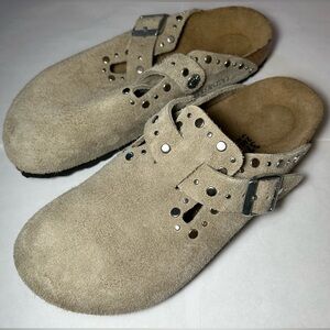 NWT🌷(37) Women’s Boston Suede Rivet Studded Clogs